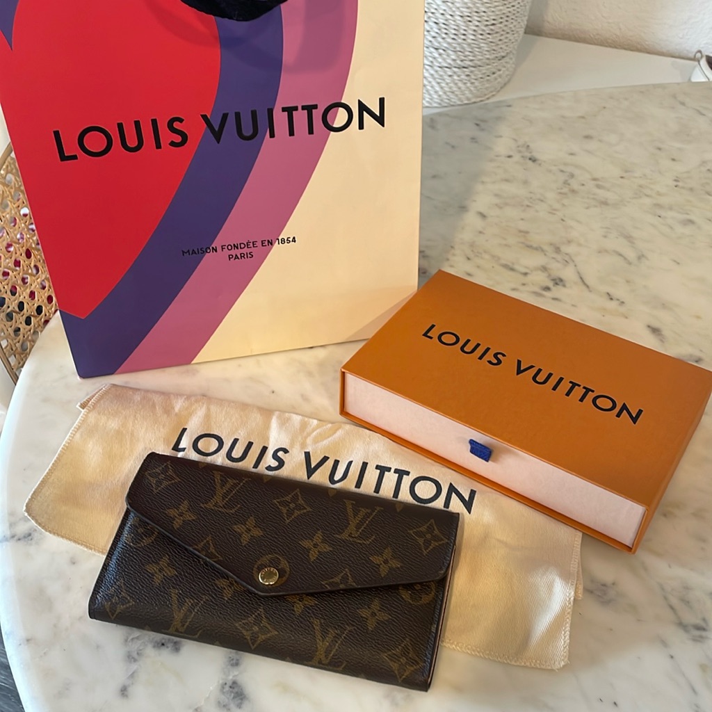 Louis Vuitton Sarah Wallet Rose Ballerina Comes W/ Dust Bag, Box, Shopping Bag